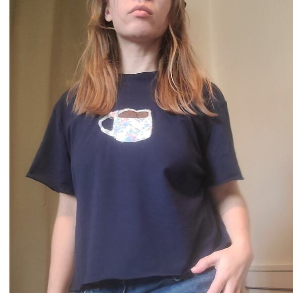 Reworked Upcycle Navy Blue Coffee Tea Applique Crop Crewneck Tee - Picture 1 of 4